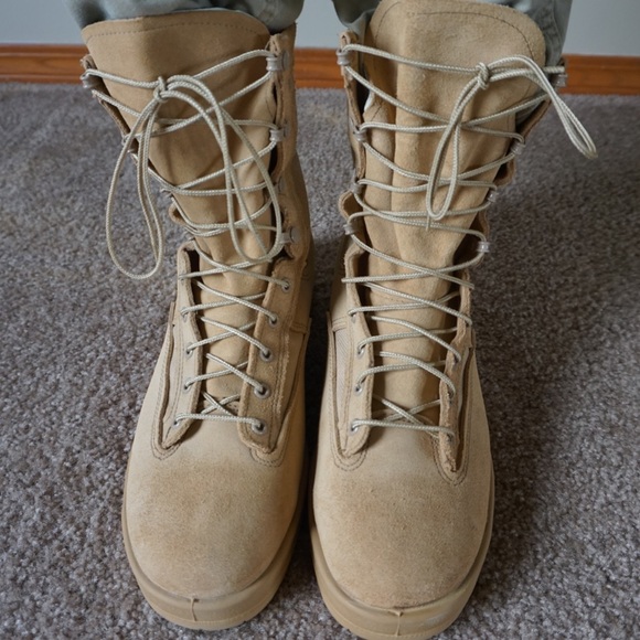 *SOLD* Tan Waterproof Hiking / Work / Army Boots. Gortex. - Picture 4 of 8